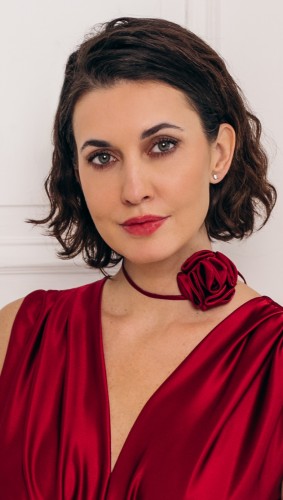 Jedwabny kwiat na szyję