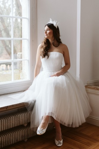 gorsetowa suknia ślubna midi