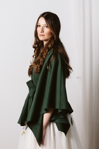 Zielone ponczo szyte na miarę