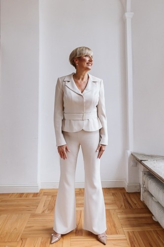 dopasowany damski garnitur