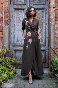 Suknia kopertowa maxi z haftem