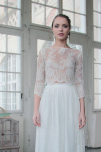 Bluzka ślubna koronkowa krótka. Ecru.